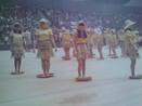 Apresentao da dana "Cu fub" pelos estudantes do primeiro ano do Curso de Magistrio, do Instituto de Educao do Paran, no Festival Folclrico que aconteceu  no Ginsio do Tarum, em Curitiba, em agosto de 1981. Observao: na poca eu, Leodimeri Zilli Ribeiro, era aluna dessa turma e estou na foto. <br /><br /> Colaborao: Leodimeri Zilli Ribeiro <br /><br /> <strong>*A imagem disponibilizada  de responsabilidade do colaborador.</strong>