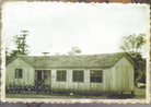 Fotografia que retrata a Casa Escolar do Distrito de Buriti, municpio de Renascena, em 1966. <br /><br /> Colaborao:  Darcy Antonio Pacce <br /><br /> <strong>*A imagem disponibilizada  de responsabilidade do colaborador.</strong> 